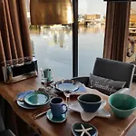 Riverloft I 船上ホテル クックスハーフェン