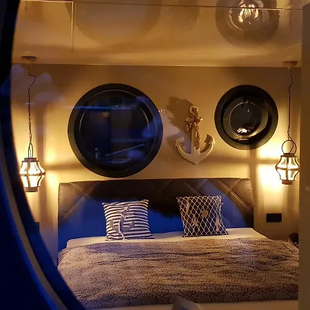 Πλωτό κατάλυμα Riverloft I