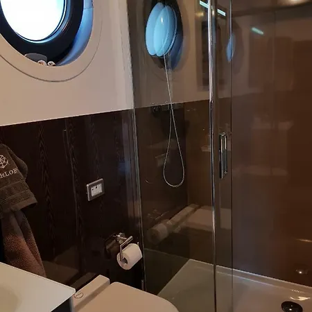 Riverloft I Πλωτό κατάλυμα