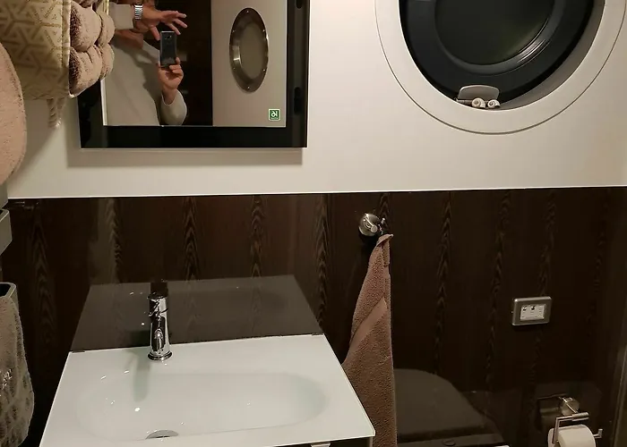 Riverloft I Πλωτό κατάλυμα 3*