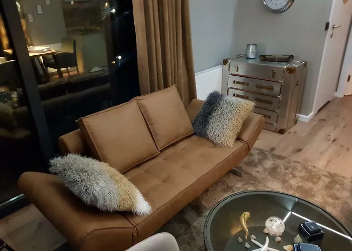 Riverloft I Πλωτό κατάλυμα 3*