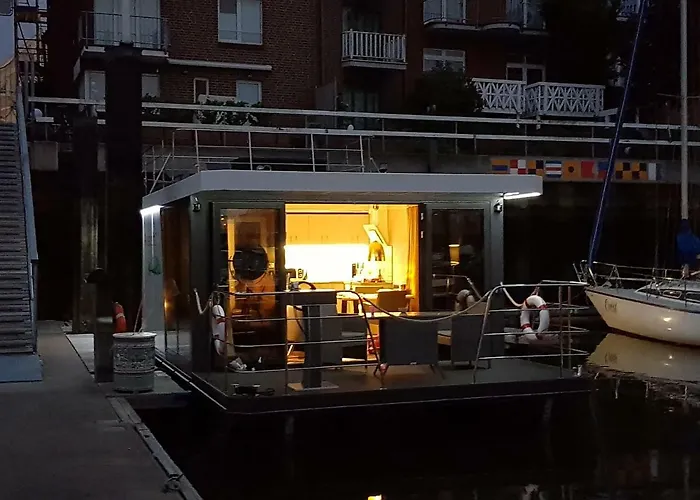 Πλωτό κατάλυμα Riverloft I 3*