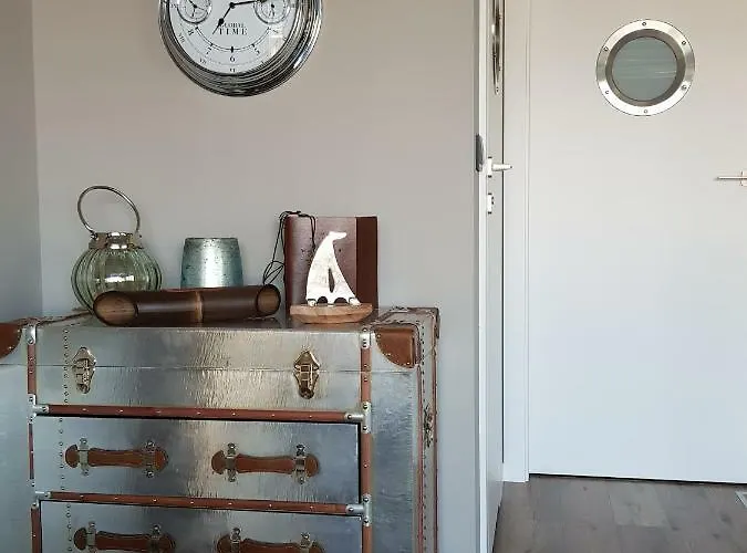 Riverloft I Πλωτό κατάλυμα